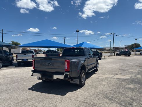 Used 2023 Ford F350 XLT AWD/4WD image 5