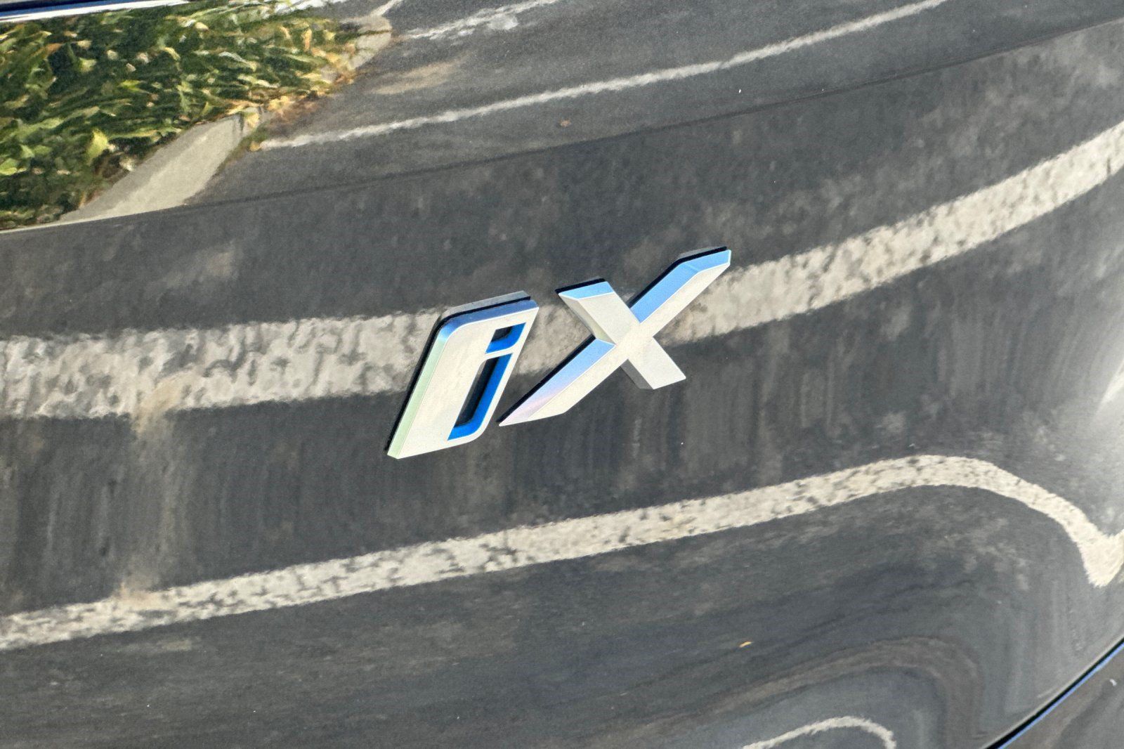Used 2024 BMW iX xDrive50 w/ Sport Package AWD/4WD image 40
