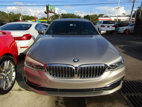 Used 2017 BMW 540i image 2
