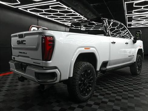 New 2026 GMC Sierra 2500 Denali Ultimate AWD/4WD image 10
