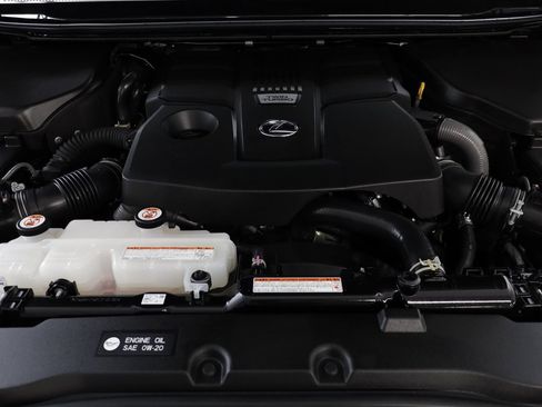 Used 2024 Lexus GX 550 w/ Accessory Package (Z1) image 23