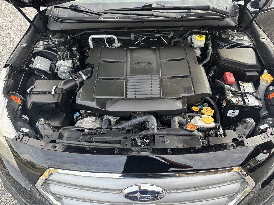 Used 2017 Subaru Outback 3.6R Touring AWD/4WD image 22