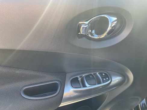 Used 2011 Nissan Juke SV FWD image 11
