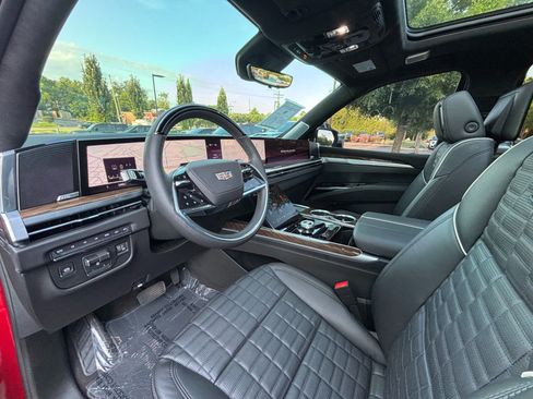 Used 2026 Cadillac Escalade Platinum Sport w/ LPO, ONYX Package AWD/4WD image 10