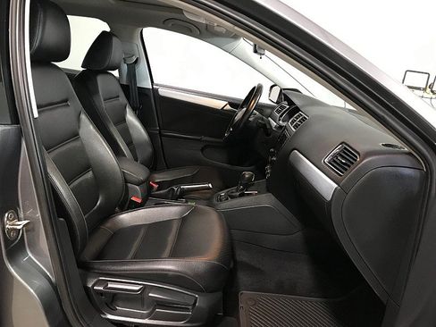 Used 2018 Volkswagen Jetta SEL FWD image 14