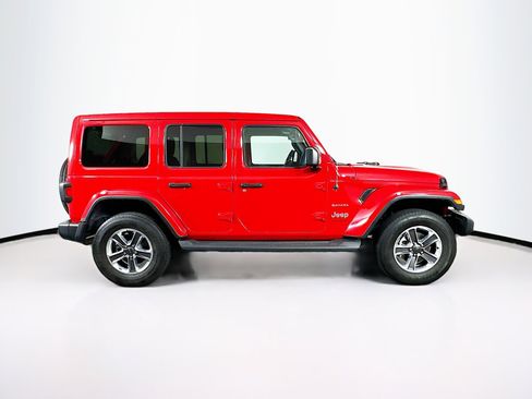 Used 2020 Jeep Wrangler Unlimited Sahara AWD/4WD image 10