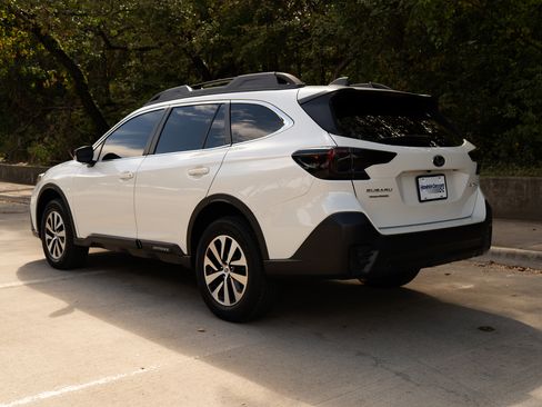 Used 2020 Subaru Outback image 7