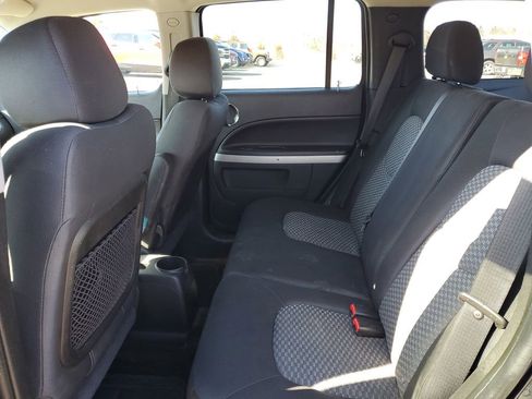 Used 2011 Chevrolet HHR LT w/ LT Preferred Equipment Group image 22