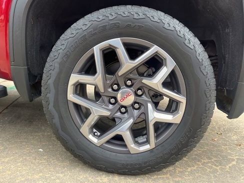 Used 2022 GMC Sierra 1500 SLT image 32