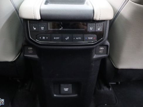 Used 2024 Toyota Grand Highlander AWD image 35