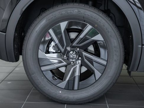 New 2026 Toyota C-HR AWD/4WD image 18