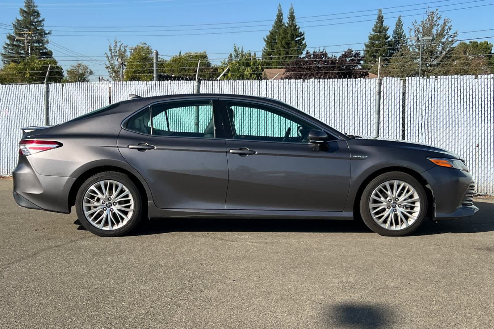 Used 2018 Toyota Camry XLE w/ Audio Package FWD image 6