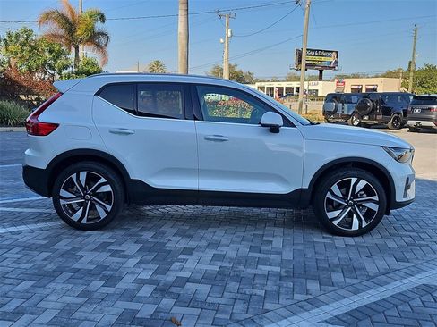 Used 2025 Volvo XC40 B5 Ultra w/ Protection Package Premier image 6