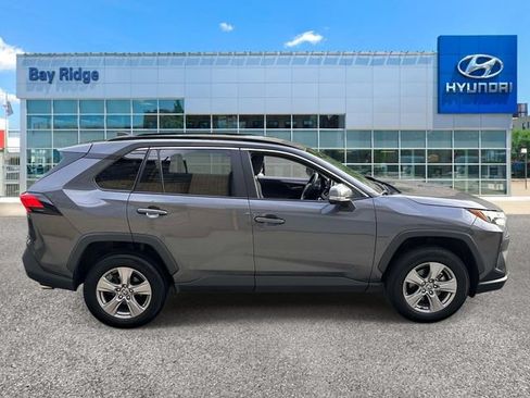 Used 2025 Toyota RAV4 XLE AWD/4WD image 2