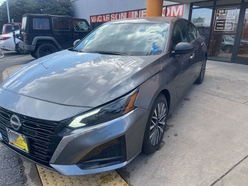 Used 2024 Nissan Altima 2.5 SV image 8