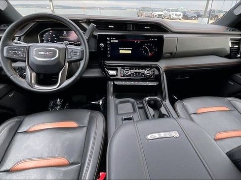 Used 2024 GMC Sierra 2500 AT4 w/ AT4 Premium Plus Package image 19