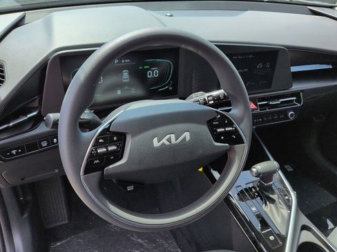 New 2026 Kia Niro LX FWD image 9