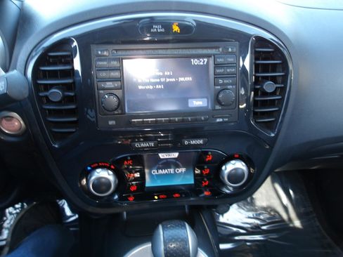 Used 2011 Nissan Juke SV FWD image 20