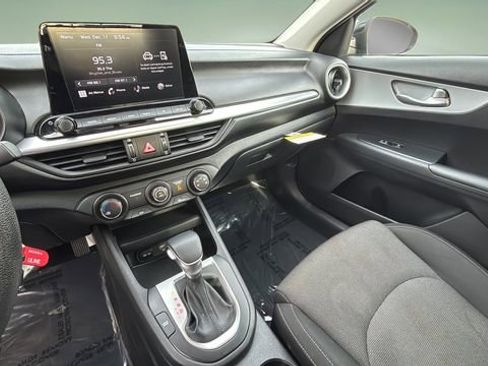 Used 2023 Kia Forte LXS image 23