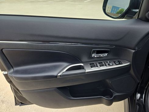 Used 2025 Mitsubishi Outlander Sport AWD image 14