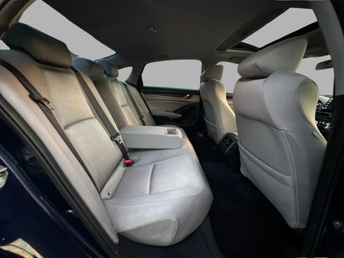 Used 2018 Honda Accord EX image 39