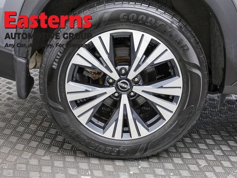 Used 2023 Nissan Rogue SV AWD/4WD image 30