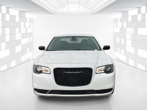 Used 2022 Chrysler 300 Touring w/ Sport Appearance Package RWD image 2
