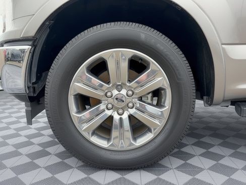 Used 2019 Ford F150 Lariat RWD image 13