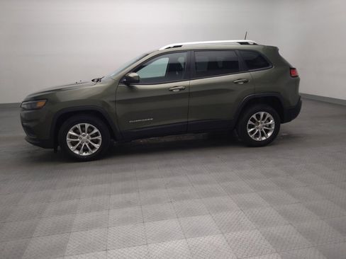 Used 2020 Jeep Cherokee Latitude w/ Cold Weather Group FWD image 2