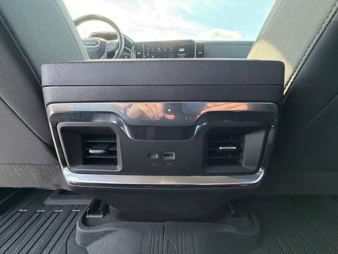Used 2025 GMC Sierra 1500 Elevation AWD/4WD image 7