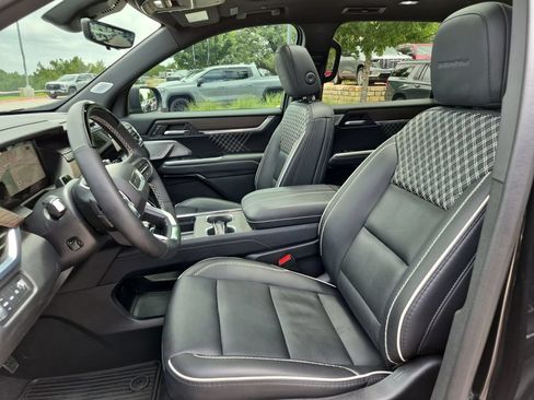 Certified 2024 GMC Acadia Denali w/ Super Cruise Package AWD/4WD image 23