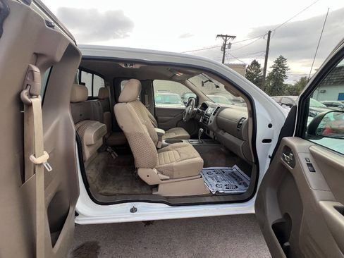 Used 2017 Nissan Frontier SV AWD/4WD image 10