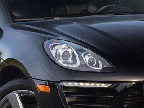 Used 2017 Porsche Macan AWD/4WD image 5