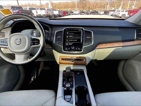 Used 2022 Volvo XC90 T8 Inscription Expression image 15