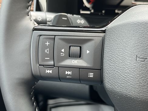 New 2026 Nissan Pathfinder Platinum AWD/4WD image 28