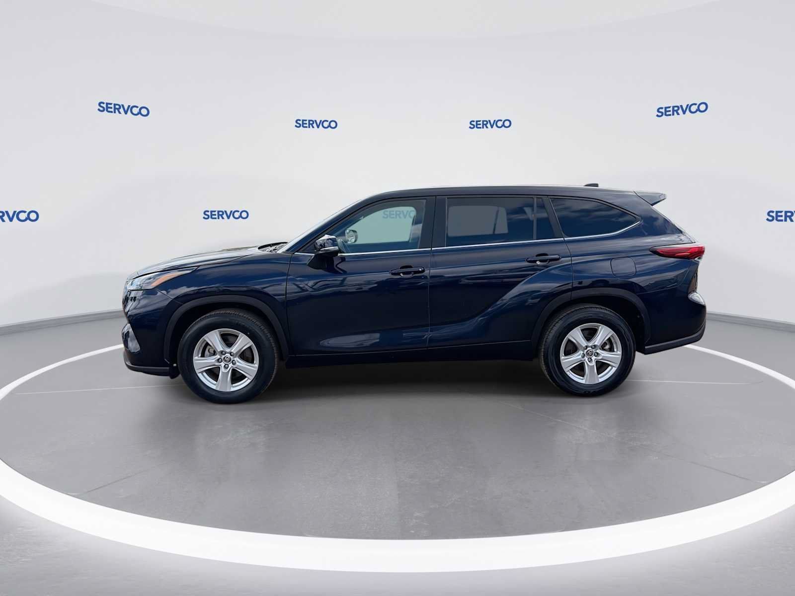 Used 2023 Toyota Highlander L FWD image 5