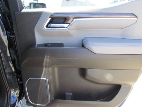 Used 2023 Chevrolet Silverado 1500 LT w/ Protection Package AWD/4WD image 28