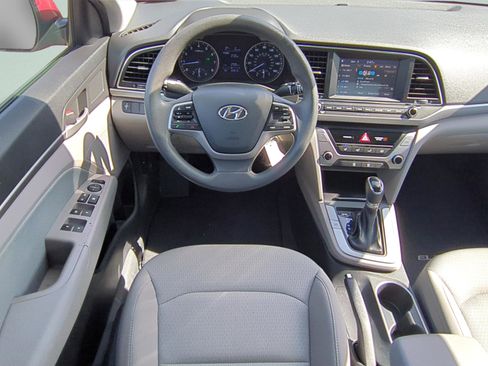 Used 2017 Hyundai Elantra SE image 14