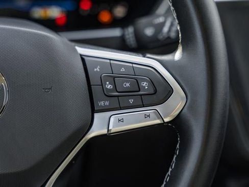 Used 2022 Volkswagen Tiguan SE w/ Panoramic Sunroof Package image 27