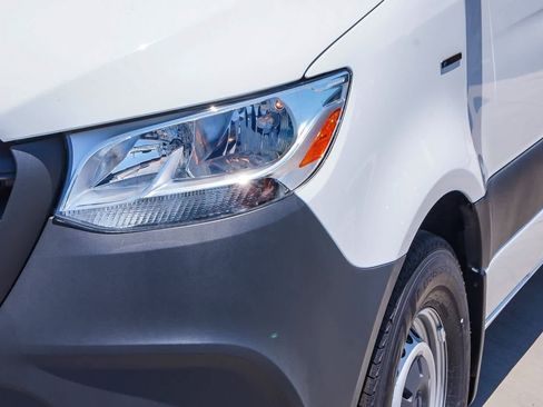 New 2024 Mercedes-Benz eSprinter 170 Cargo image 7