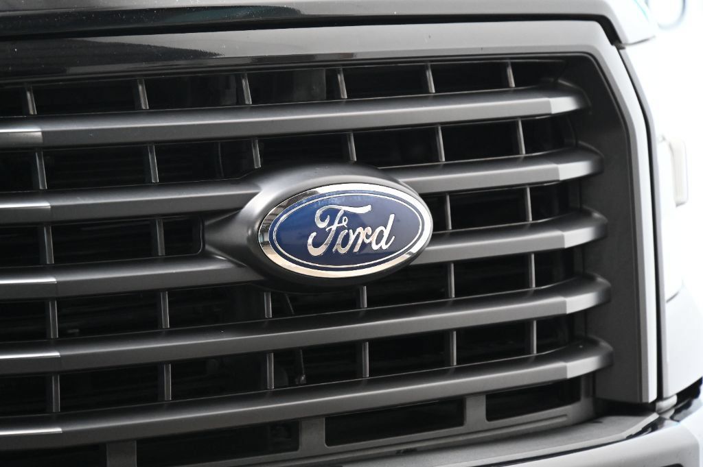 Used 2017 Ford F150 XLT w/ Equipment Group 301A Mid AWD/4WD image 10