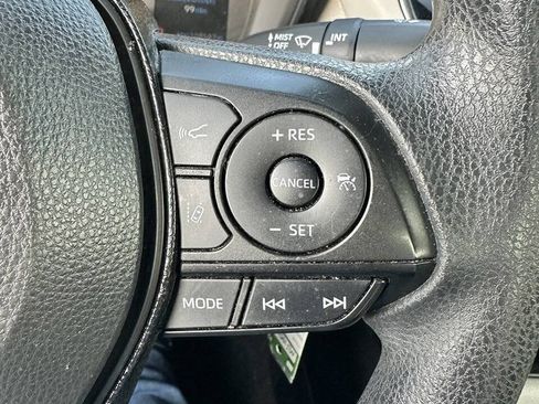 Used 2021 Toyota Corolla LE FWD image 15
