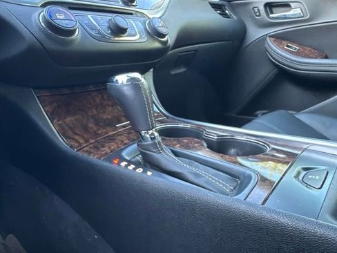Used 2014 Chevrolet Impala LT FWD image 11