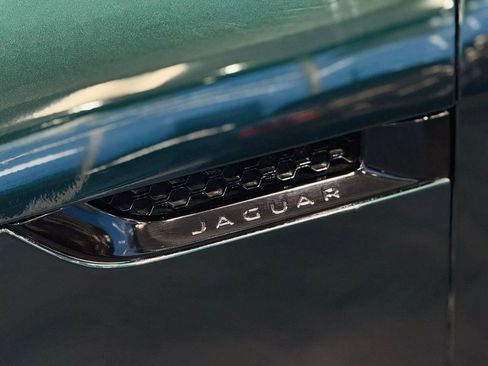 Used 2016 Jaguar F-TYPE R image 29