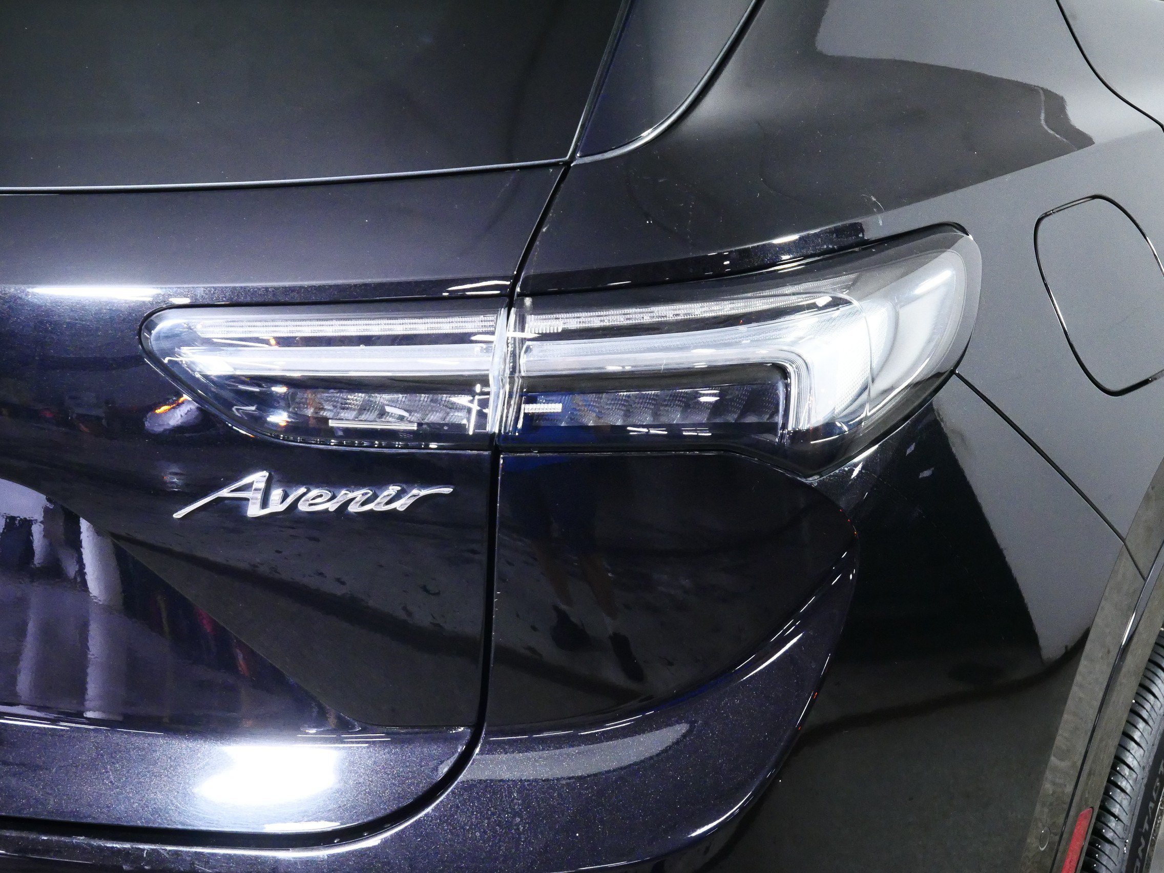 Used 2023 Buick Envision Avenir AWD/4WD image 17