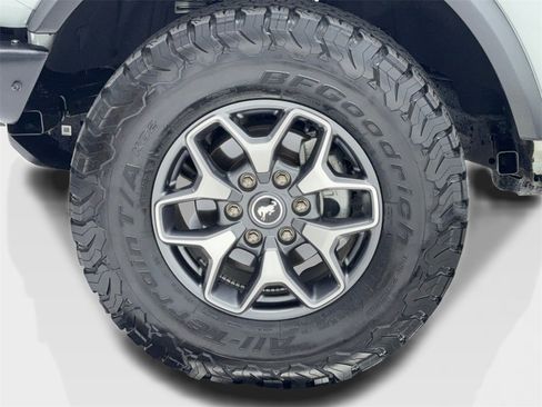 Used 2024 Ford Bronco Badlands image 46