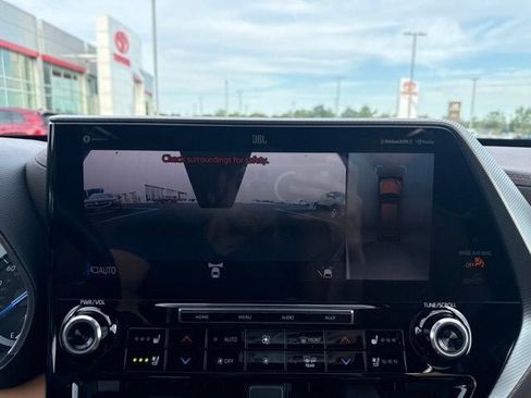 Used 2020 Toyota Highlander Platinum AWD/4WD image 37