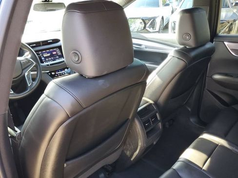 Certified 2023 Cadillac XT5 Luxury FWD image 12
