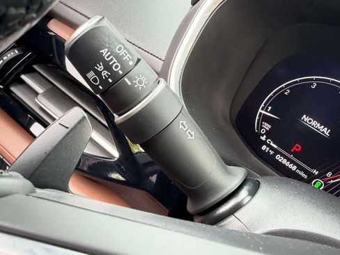 Used 2024 Acura MDX SH-AWD w/ Technology Package image 26