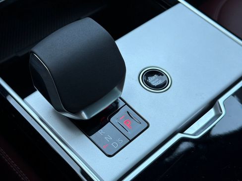 New 2026 Land Rover Range Rover Autobiography AWD/4WD image 16